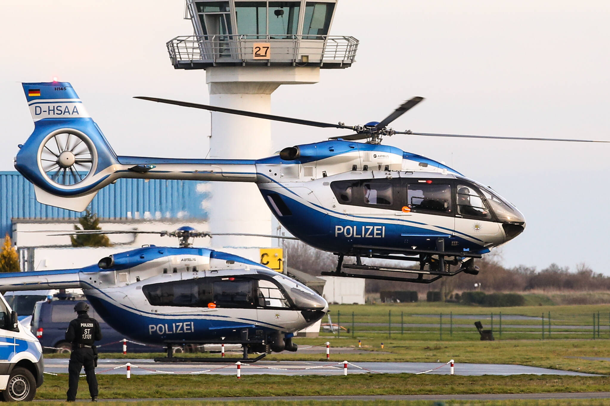 Geiselnahme in deutschem Gefängnis! Halle-Attentäter Balliet verschanzt sich mit 2 Geiseln!