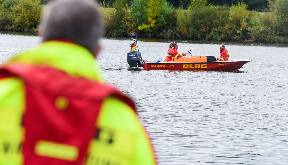 Zwei Kinder sterben beim Pfingstausflug - Tragödie an Baggersee - Rettungskräfte finden Leichen!