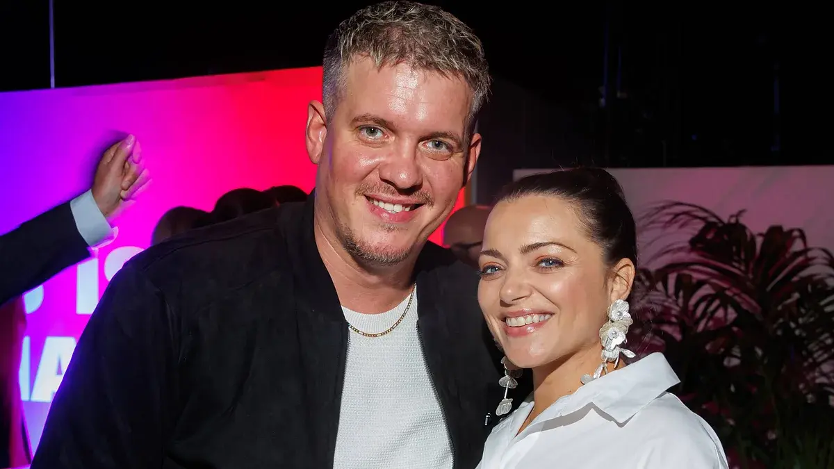 Anne Menden & Gustav scherzen: 'Unser Sohn heißt Littlefoot' – doch den echten Namen verraten sie nicht