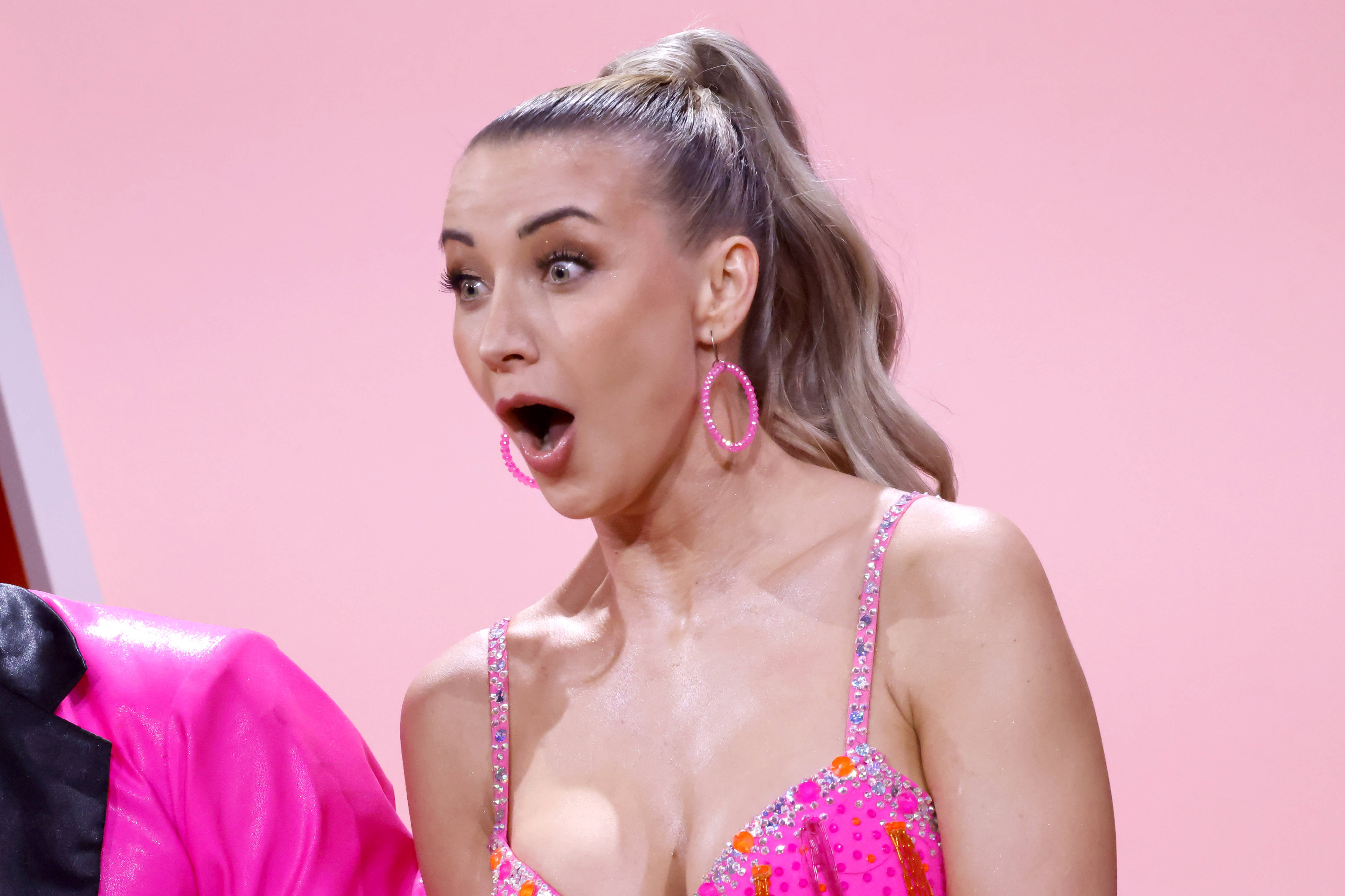 RTL macht „Let’s Dance“ kostenpflichtig – Fans sind sauer, Anna-Carina glänzt trotzdem