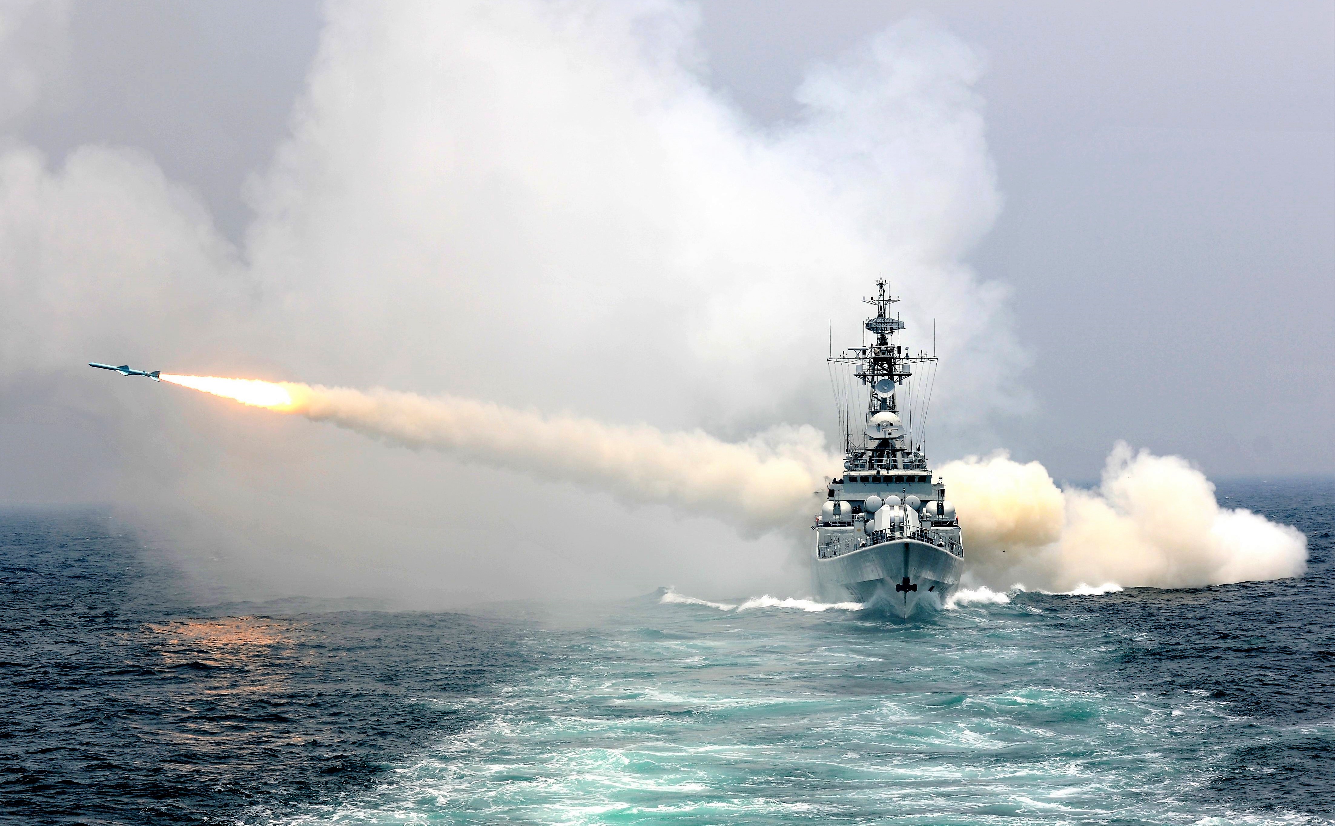 Putin droht Deutschland mit Einsatz von Atomwaffen und kündigt Test von Hyperschallrakete an - zusammen mit China!