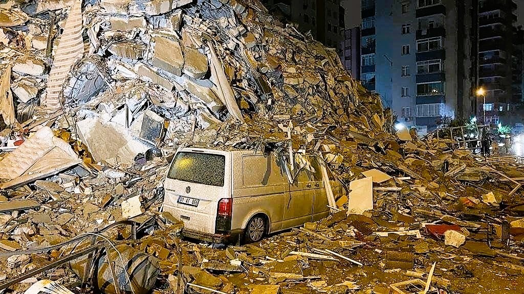 Deutsche in der Türkei verschollen! Dramatische Suche nach Erdbeben - auch Deutsche verschüttet