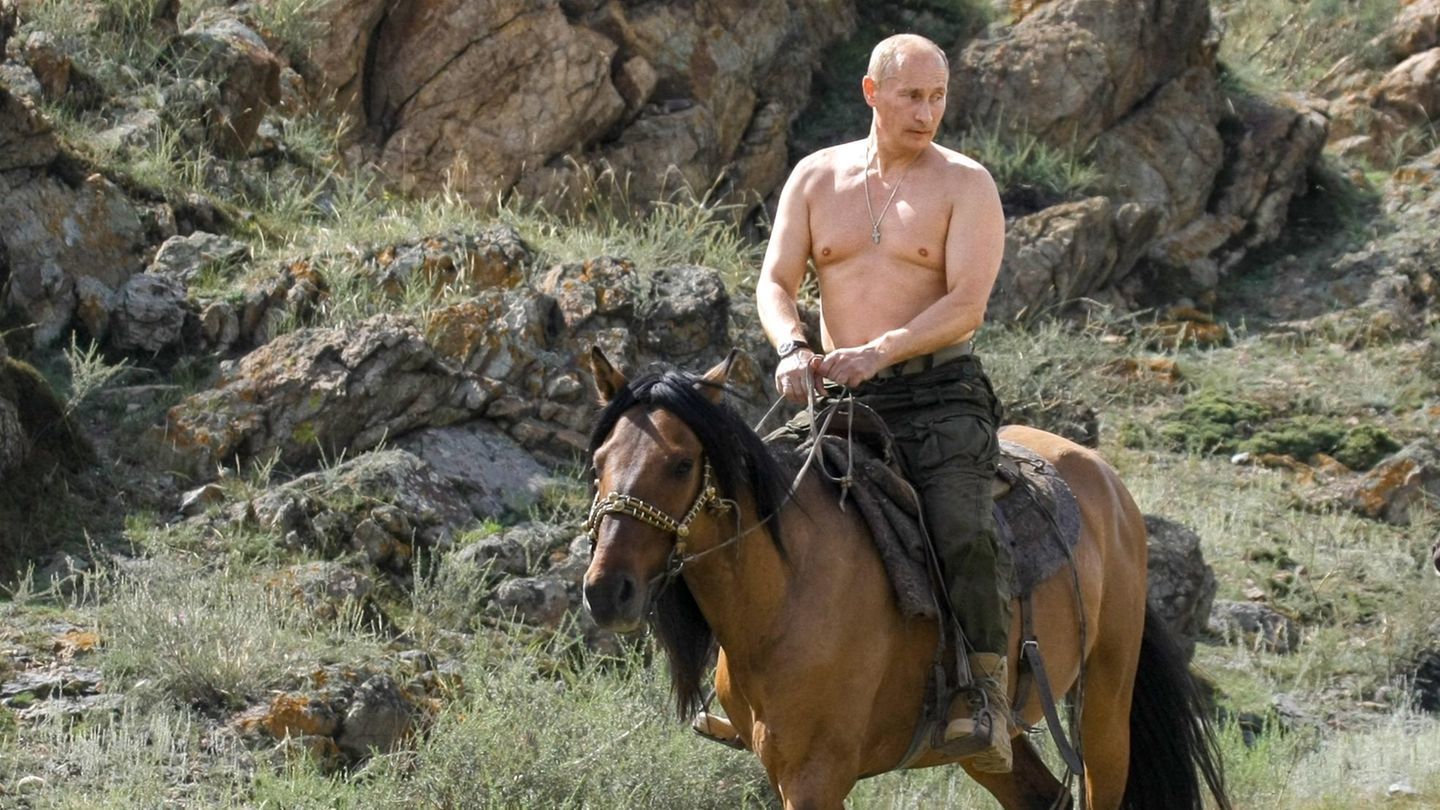 Will Putin jetzt König von Russland werden? Expertin sicher: Putin will Verhältnisse wie 1916!