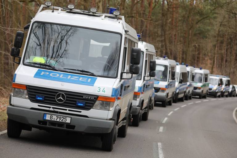 Razzia bei AFD-Mann Höcke, es geht um Drogen - plötzlich klingelt die Kripo!