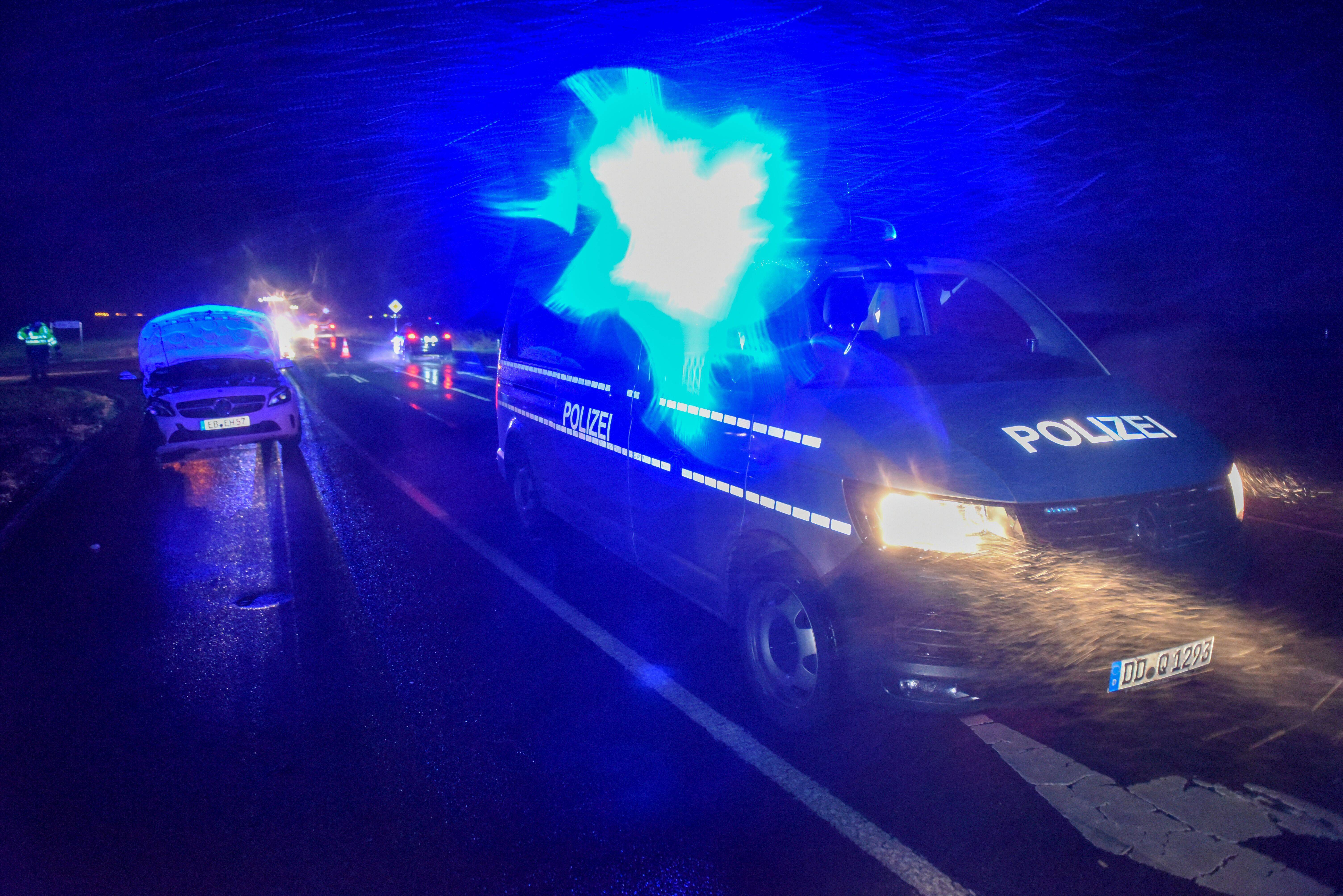 Unbekannte stürmen Abi-Feier in Berlin! Unbekannte Täter verletzen mehrere Schüler