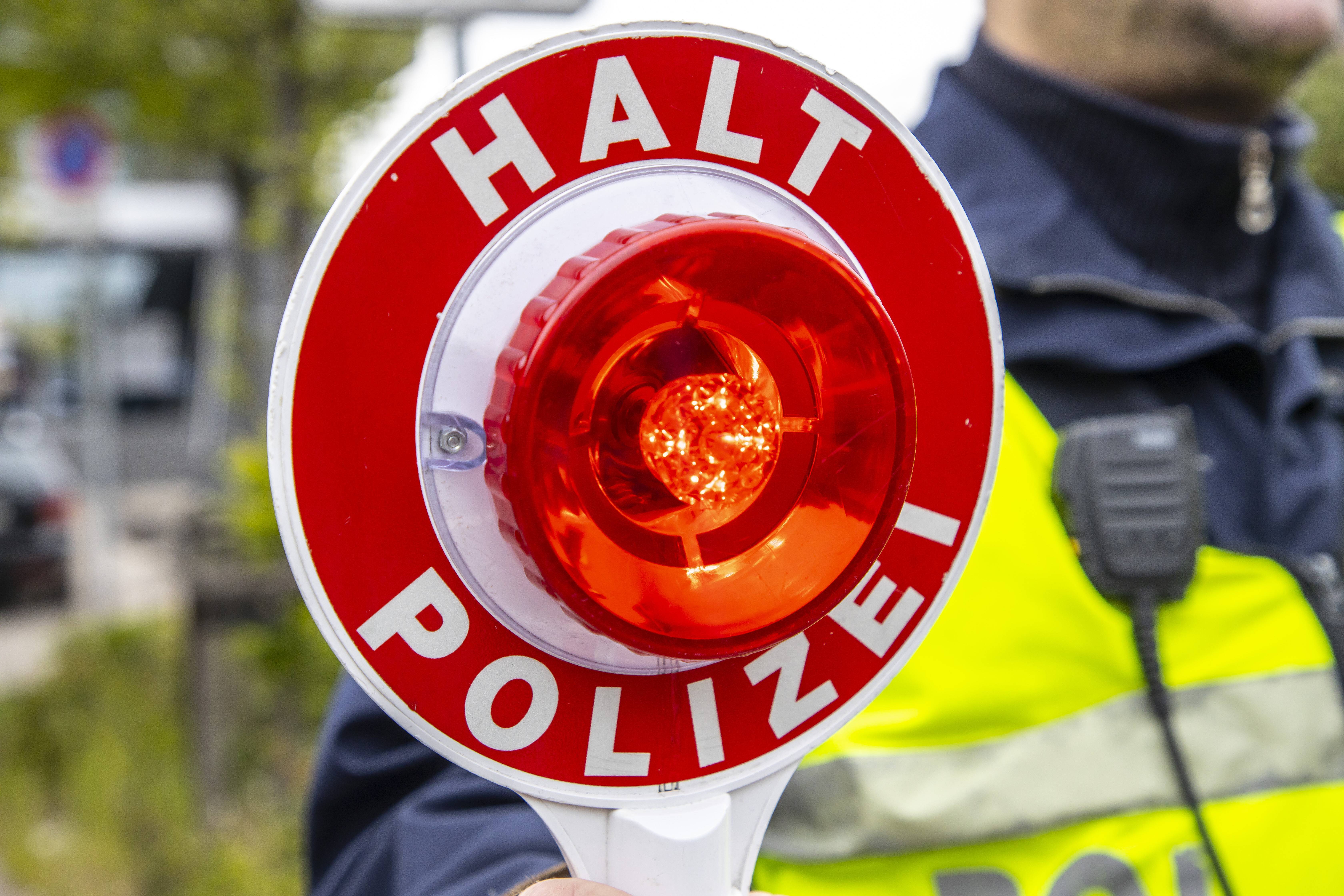 Unbedingt lesen! 13-jähriges Mädchen verschwunden - wo steckt Paula?! Polizei bittet um Hilfe!
