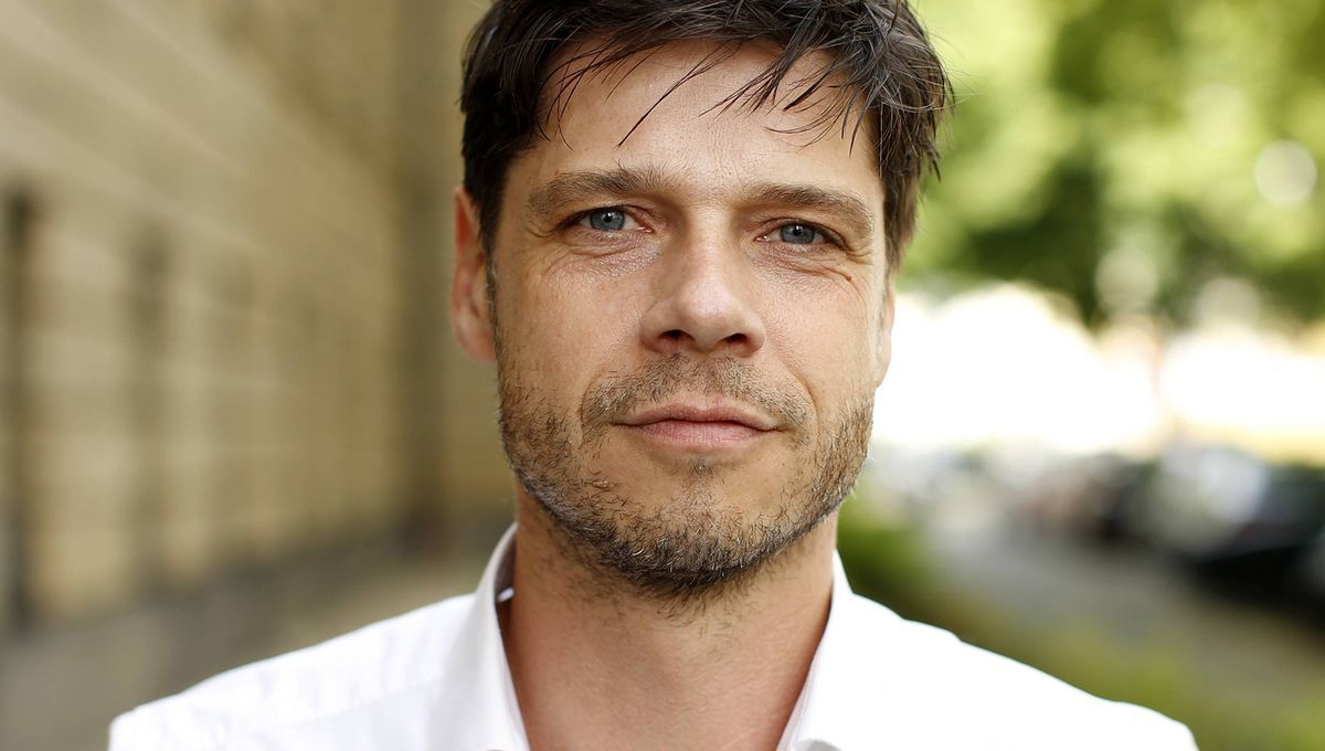 Polizei-Einsatz bei TV-Star Stephen Dürr - Mitten in der Nacht stehen 8 Polizisten vor der Tür