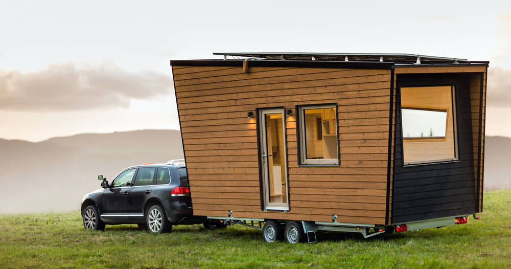 Flammeninferno auf Campingplatz! Feuerwehr kämpft ei Großeinsatz um zahlreiche Wohnwagen!